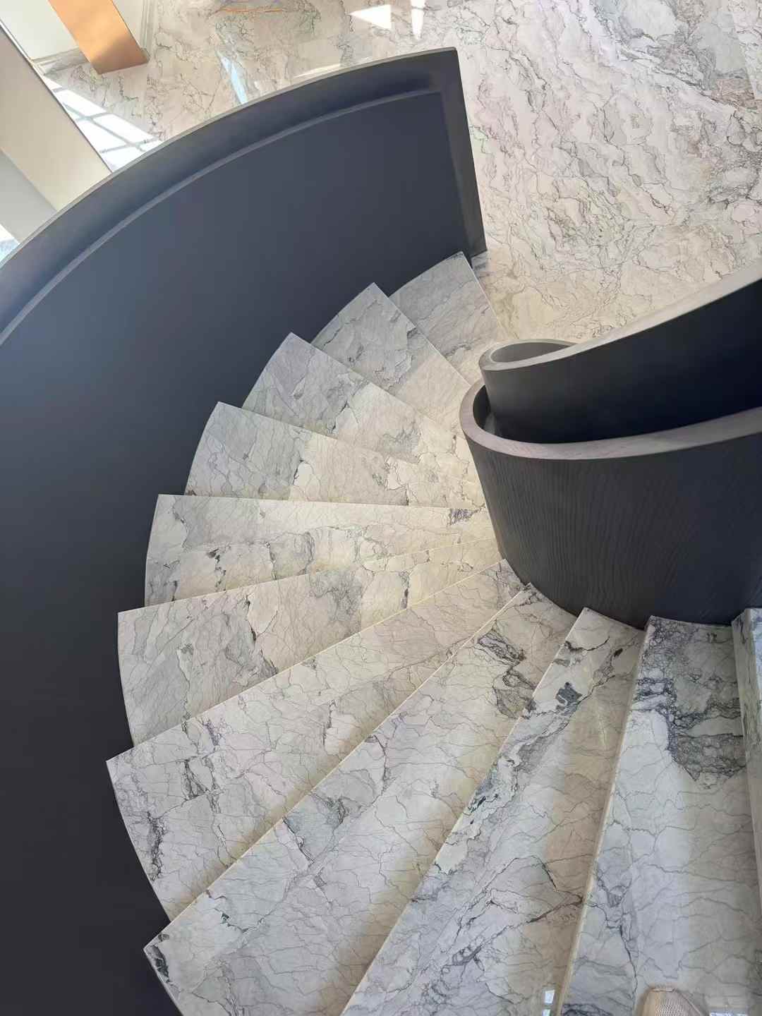 Comment choisir parmi 8 couleurs de marbre pour votre intérieur de votre maison?