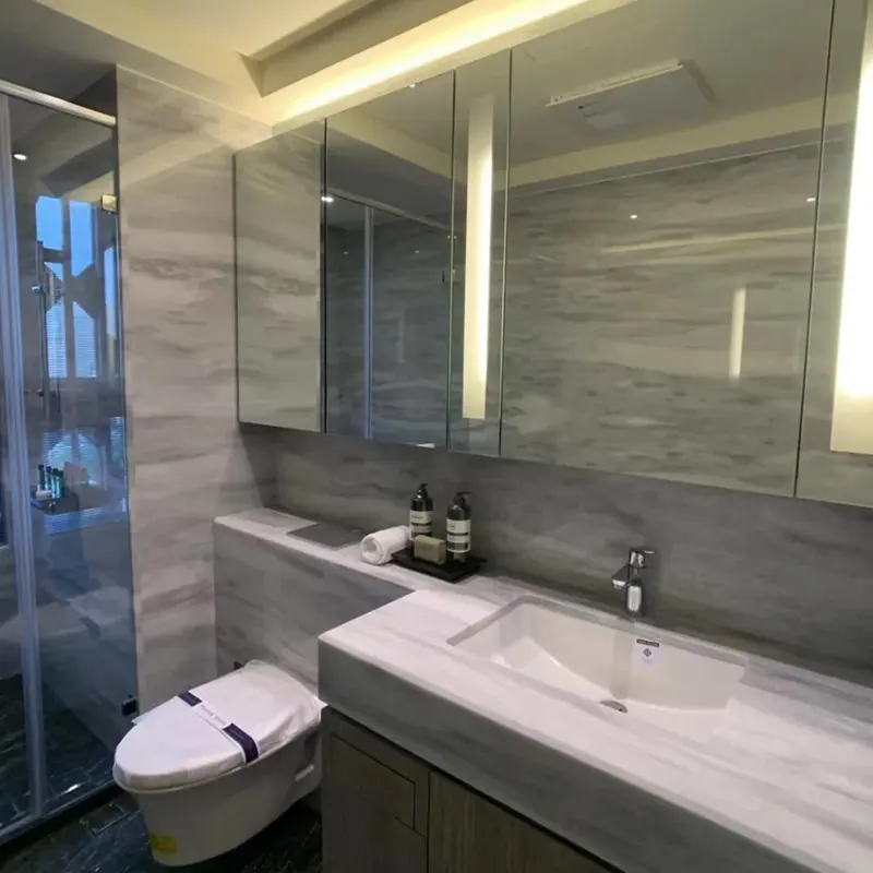 Une dalle de marbre pour meuble de salle de bain me ravira-t-elle tous les matins ?