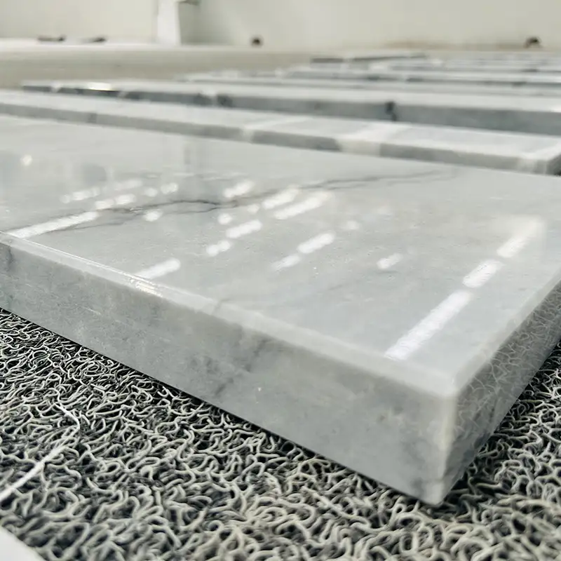 Carreaux de pas en marbre gris bruce
