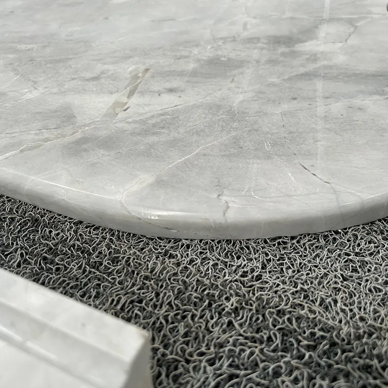 Carreaux de pas en marbre de statuario argenté